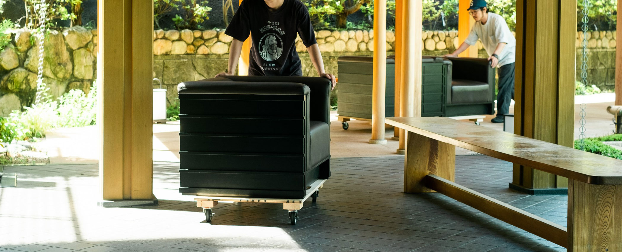 ソファー修理後の搬入